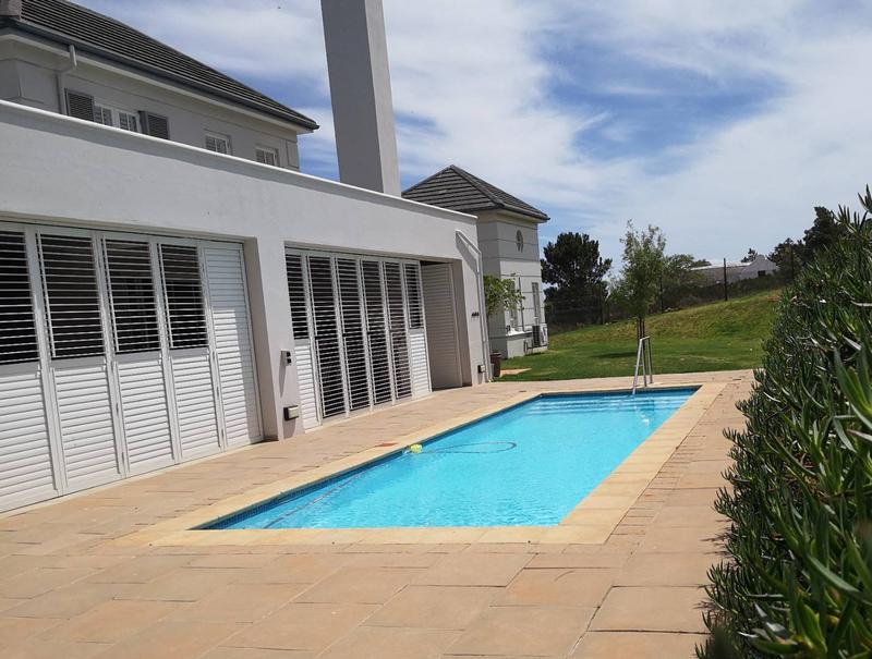 5 Bedroom Property for Sale in Sir Lowrys Pass Village Western Cape